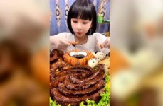 娱乐吃瓜酱艺书,叠纸“无限暖暖”引爆游戏圈，品牌力与粉丝凝聚力再创新高