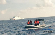 中国海警对侵闯黄岩岛菲律宾渔船管控,依法管控侵闯黄岩岛菲律宾渔船